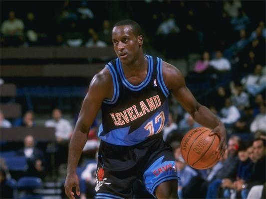 伦纳德自加 伦纳德自加