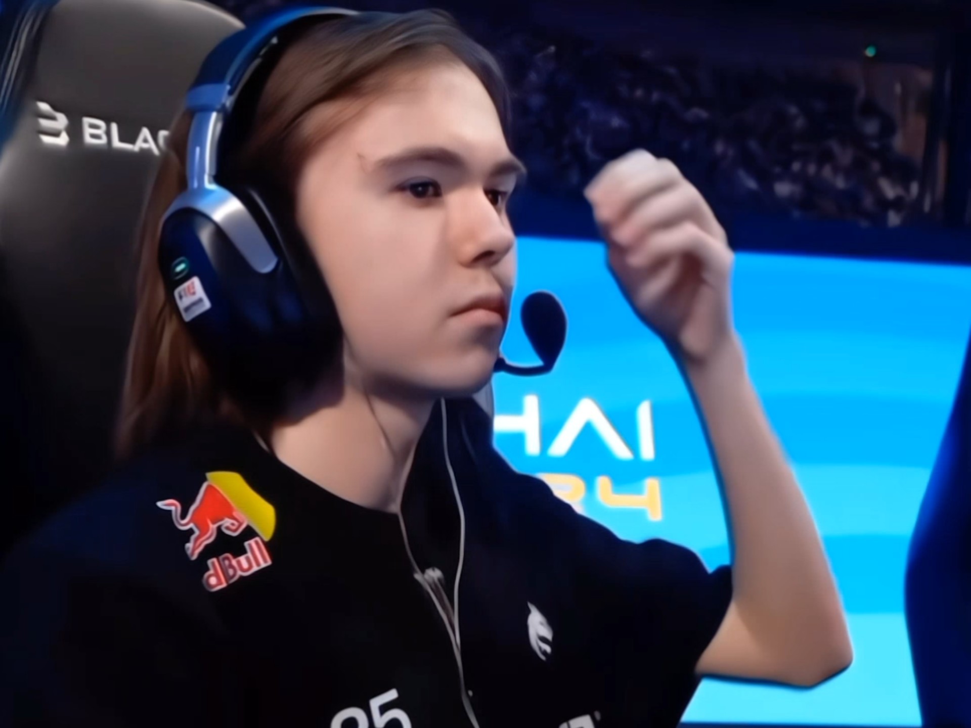 体格让他成 体格让他成