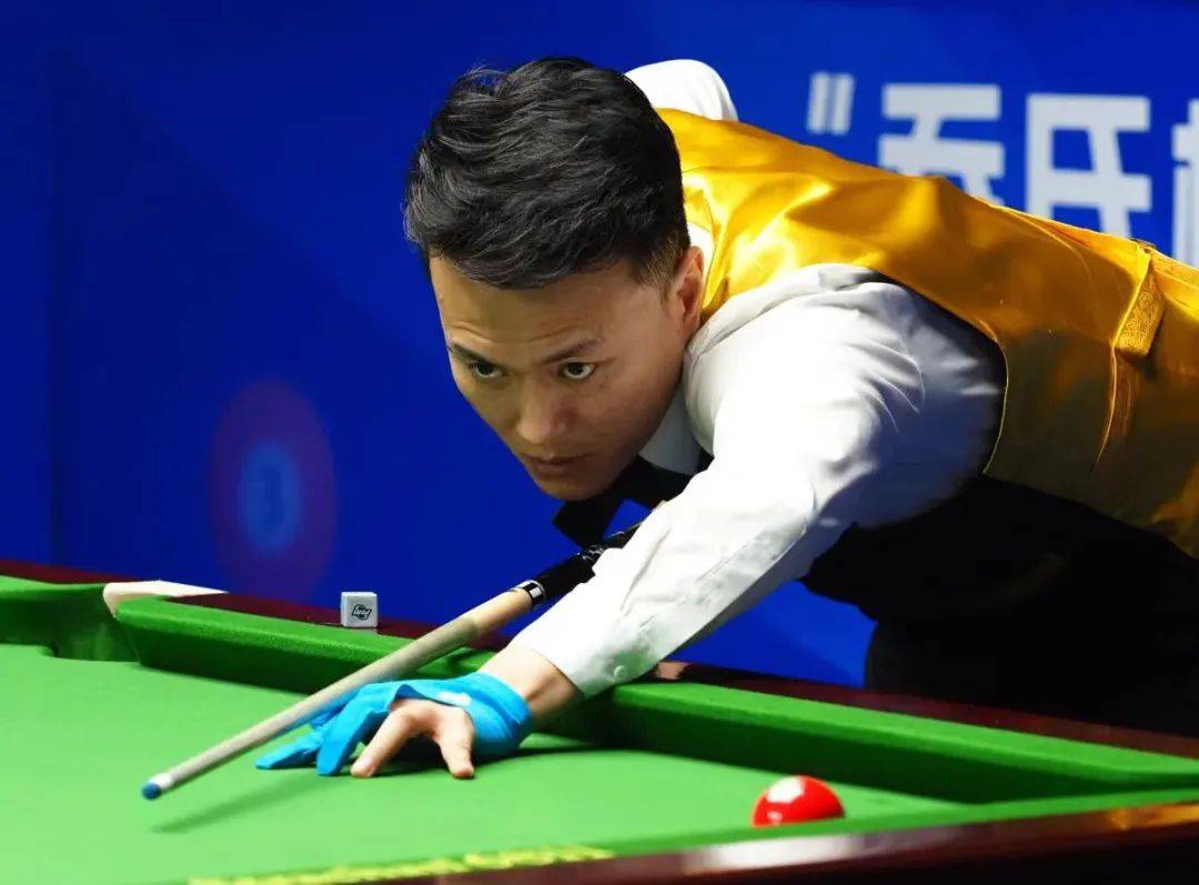 款足球装备 款足球装备